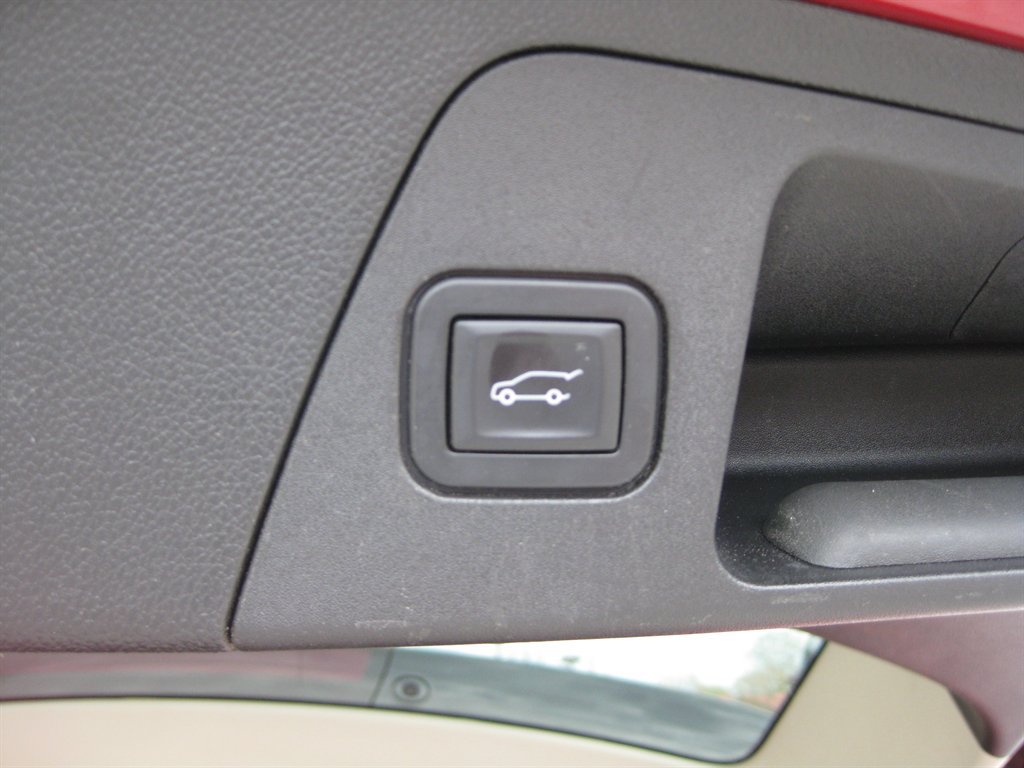 Used 2019 Buick Envision Essence FWD image 27