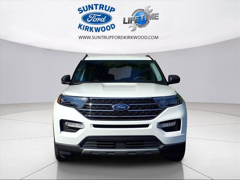 Used 2022 Ford Explorer XLT w/ Equipment Group 202A image 29