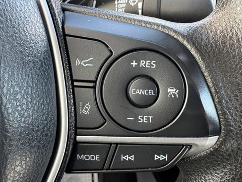 Used 2022 Toyota Camry LE image 16