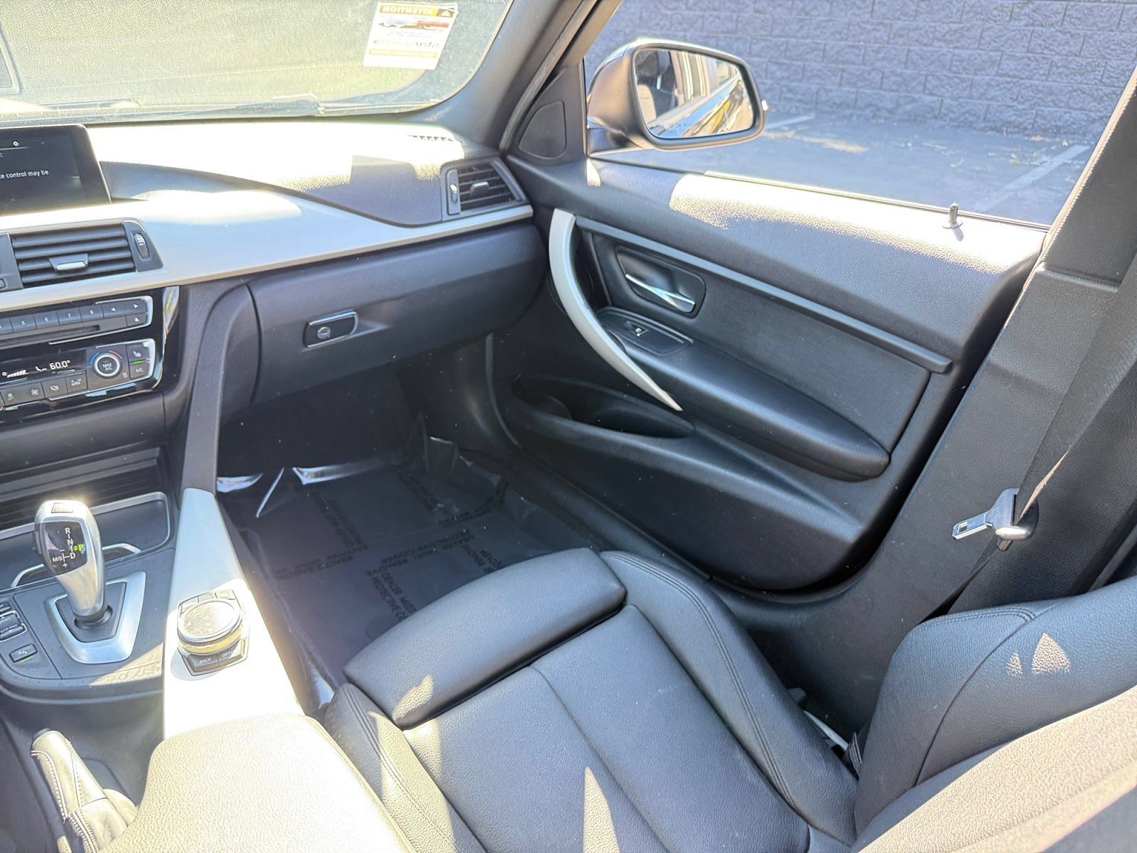Used 2016 BMW 320i Sedan RWD image 17