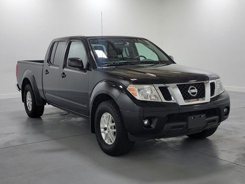 Used 2020 Nissan Frontier SV AWD/4WD image 2