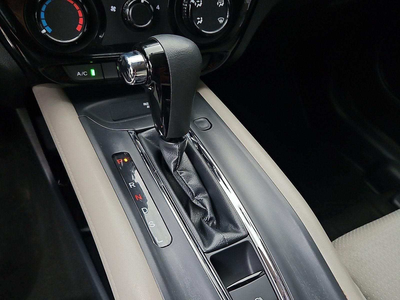 Used 2022 Honda HR-V LX image 10