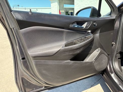 Used 2017 Chevrolet Cruze LT FWD image 16