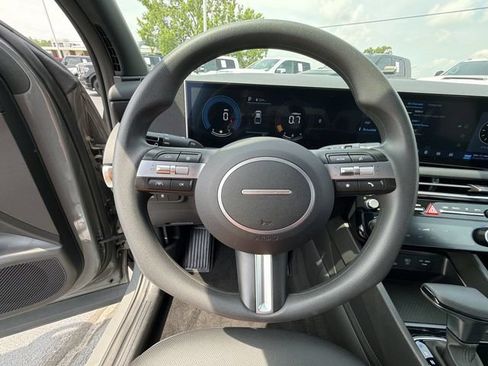 Used 2025 Hyundai Santa Cruz SEL AWD/4WD image 30