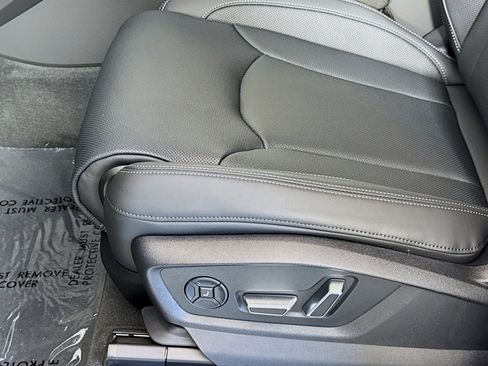 New 2025 Audi Q7 3.0T Prestige image 17