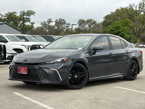 Certified 2025 Toyota Camry SE w/ Convenience Package image 42