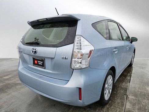 Used 2013 Toyota Prius V Three image 7
