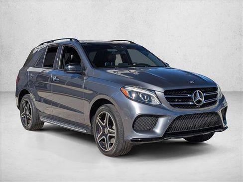 Used 2019 Mercedes-Benz GLE 400 4MATIC w/ Premium 2 Package image 3