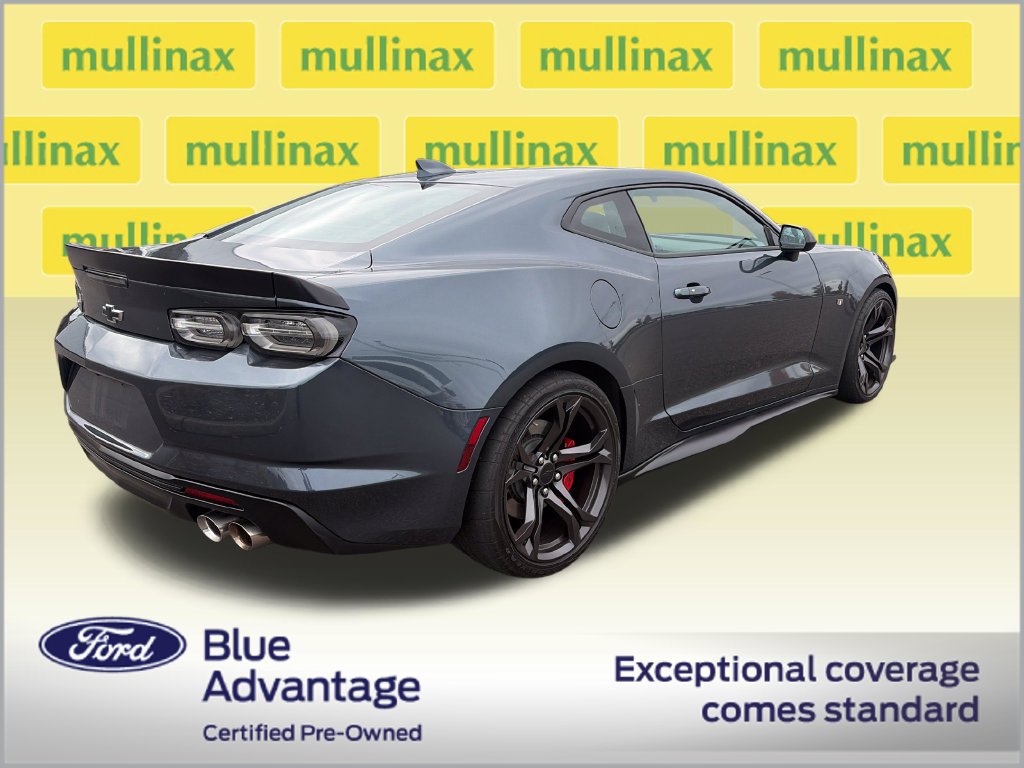 Used 2019 Chevrolet Camaro SS RWD image 3
