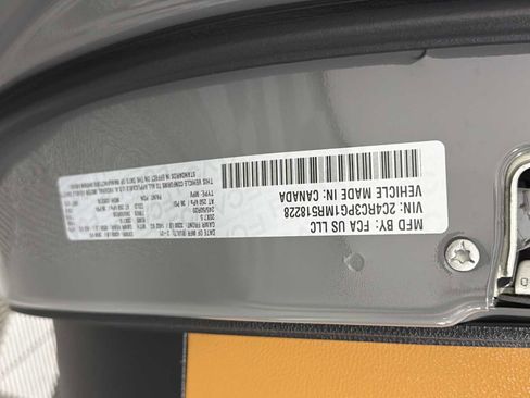 Used 2021 Chrysler Pacifica Pinnacle image 76