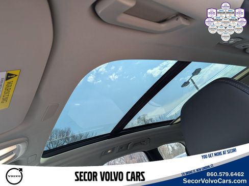 Used 2023 Volvo XC60 B5 Ultimate w/ Climate Package image 11