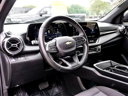 Used 2025 Chevrolet Equinox LT image 15