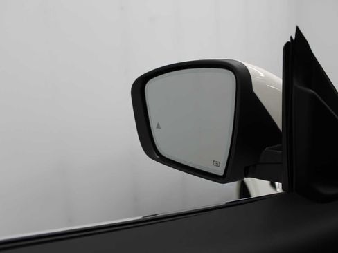 Used 2022 Maserati Levante GT image 14