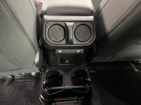 Used 2021 Jeep Wrangler Unlimited Sahara w/ Dual Top Group AWD/4WD image 38