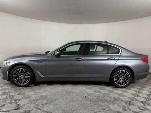Used 2018 BMW 530e xDrive AWD/4WD image 3