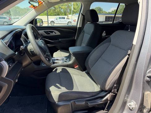 Used 2019 Chevrolet Traverse LS FWD image 10