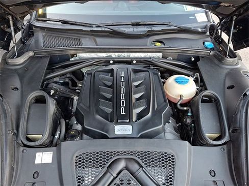 Certified 2017 Porsche Macan S image 33