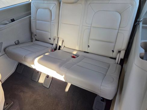 Used 2021 Lincoln Navigator Reserve w/ Luxury Package AWD/4WD image 13