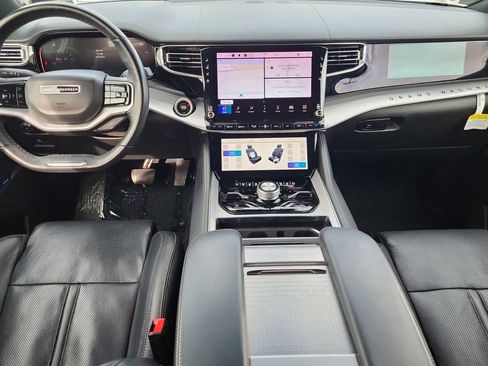 Used 2022 Jeep Grand Wagoneer Series I image 15