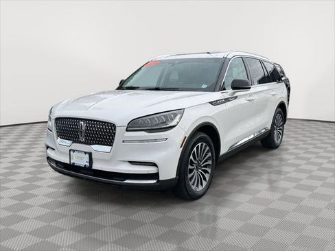 Used 2022 Lincoln Aviator AWD w/ Premium Package image 3