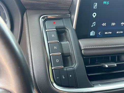 Used 2023 Chevrolet Tahoe Z71 AWD/4WD image 16