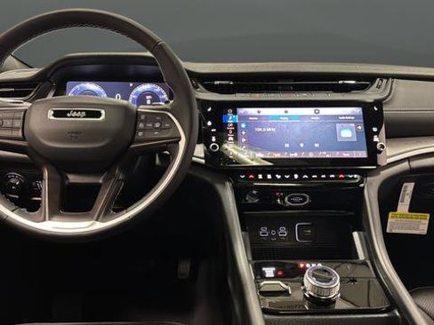 New 2026 Jeep Grand Cherokee Limited w/ Luxury Tech Group II image 11