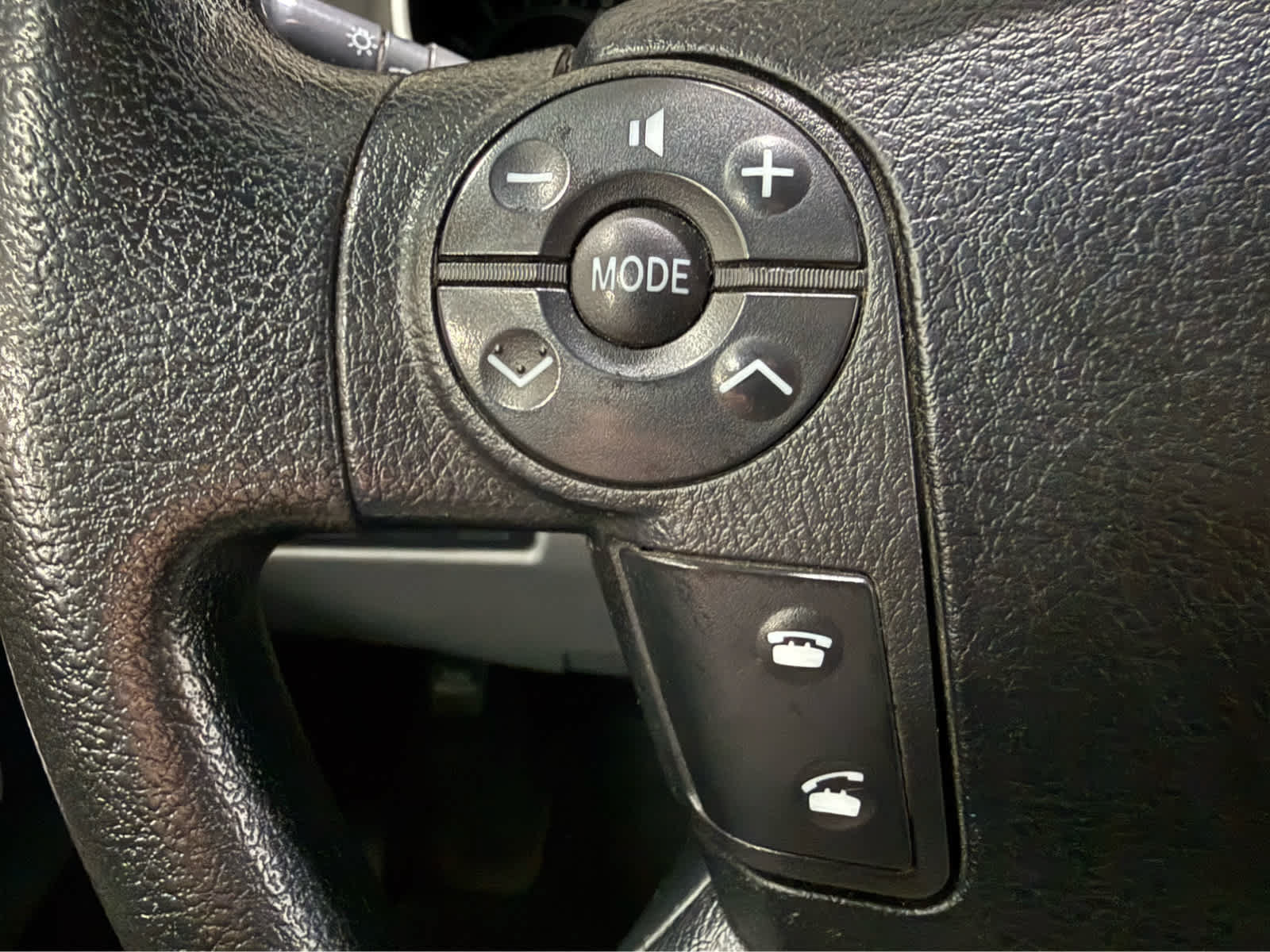 Used 2013 Toyota Tundra 4x4 CrewMax w/ Tow Pkg image 19