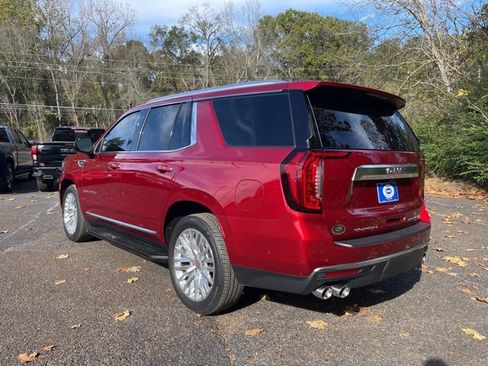 Used 2024 GMC Yukon Denali w/ Advanced Technology Package image 3