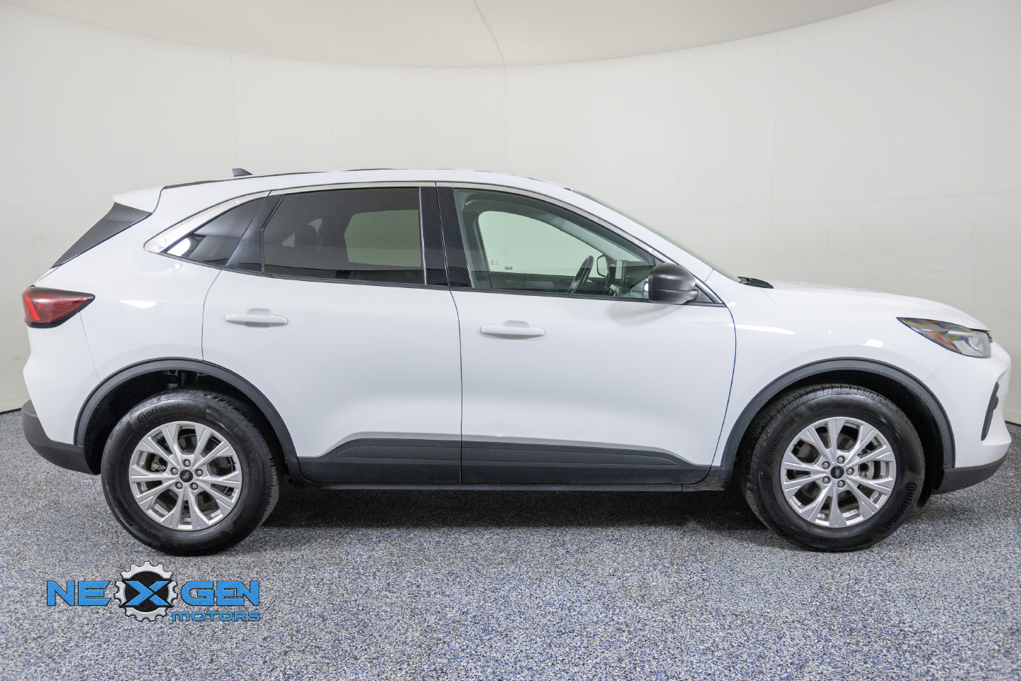 Used 2023 Ford Escape Active AWD/4WD image 9