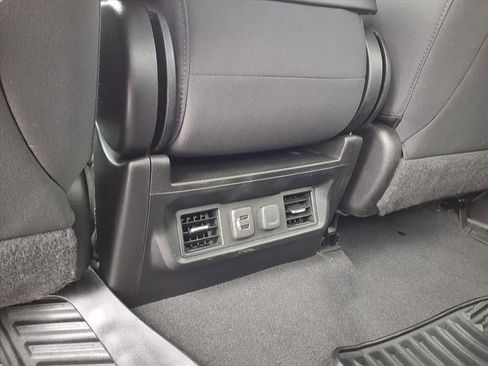 Used 2022 Chevrolet Silverado 1500 LT image 23