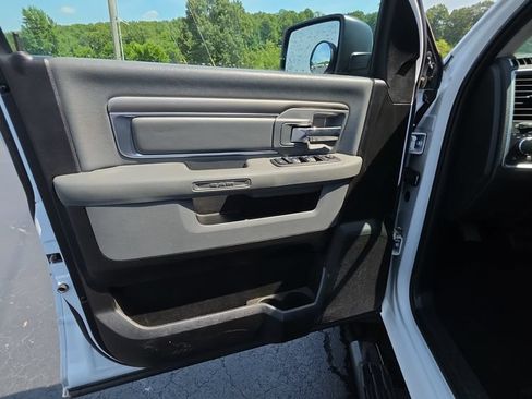 Used 2019 RAM 1500 Classic SLT AWD/4WD image 23