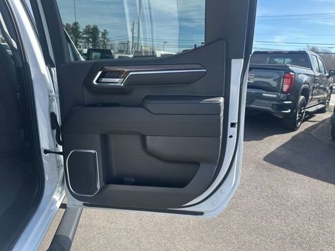 Used 2023 Chevrolet Silverado 1500 LT image 13