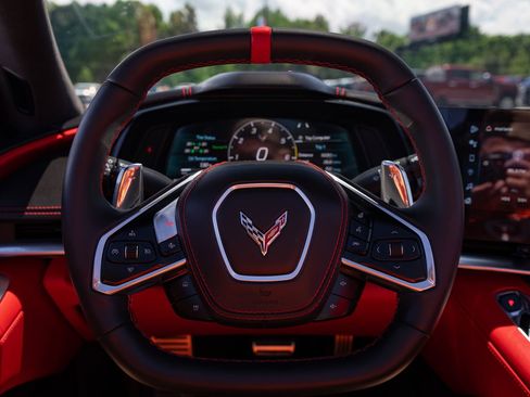 Used 2024 Chevrolet Corvette Stingray Premium Conv w/ Z51 Performance Package RWD image 46