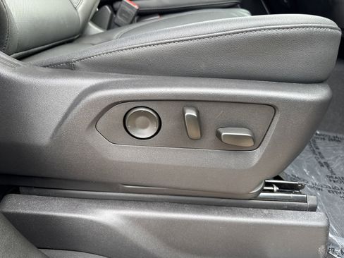 Used 2025 GMC Sierra 1500 SLT image 46