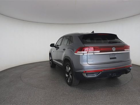 Used 2024 Volkswagen Atlas Cross Sport SE image 13