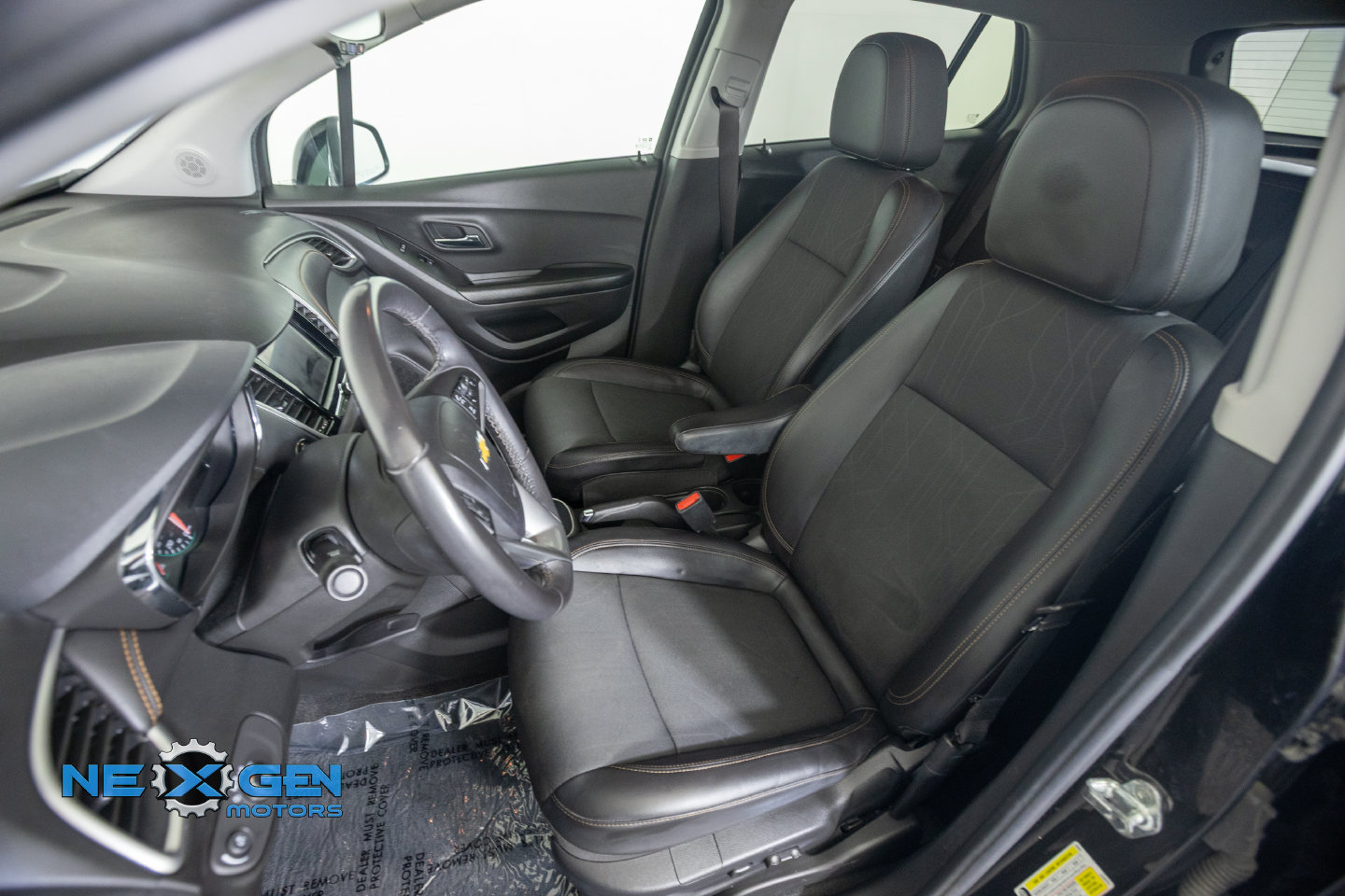 Used 2022 Chevrolet Trax LT w/ Midnight Edition AWD/4WD image 23