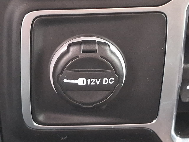Used 2026 Jeep Wrangler Unlimited Sahara AWD/4WD image 26