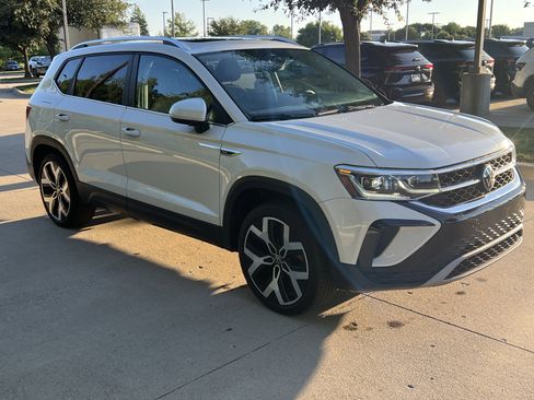 Certified 2023 Volkswagen Taos SEL AWD/4WD image 2