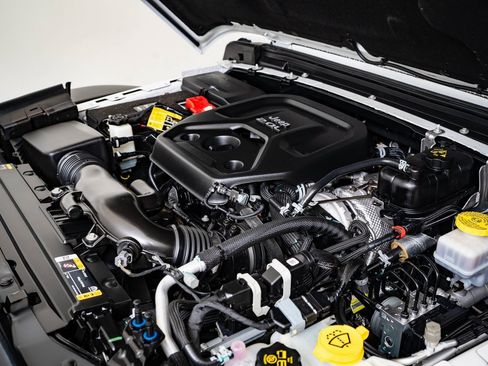 Used 2021 Jeep Wrangler Unlimited Rubicon image 32