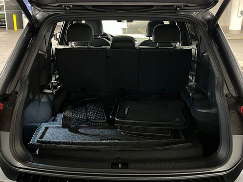 Used 2024 Volkswagen Tiguan SE R-Line image 37