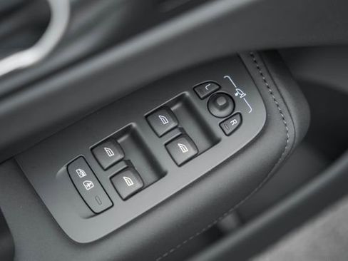 New 2026 Volvo XC60 B5 Ultra w/ Protection Package Premier image 40