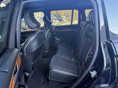 Certified 2023 Jeep Grand Cherokee Summit image 12