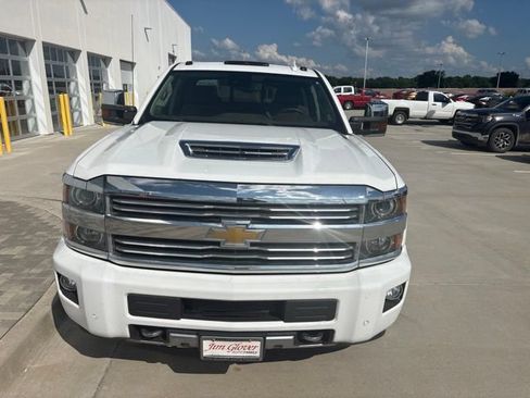 Used 2017 Chevrolet Silverado 2500 High Country w/ Duramax Plus Package AWD/4WD image 8