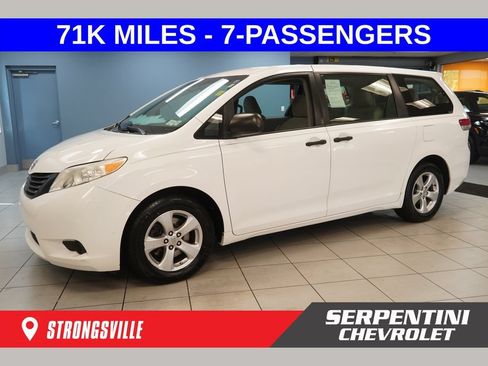 Used 2014 Toyota Sienna L FWD image 1