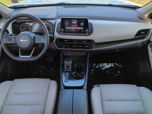 Used 2024 Nissan Rogue SV w/ SV Premium Package FWD image 14