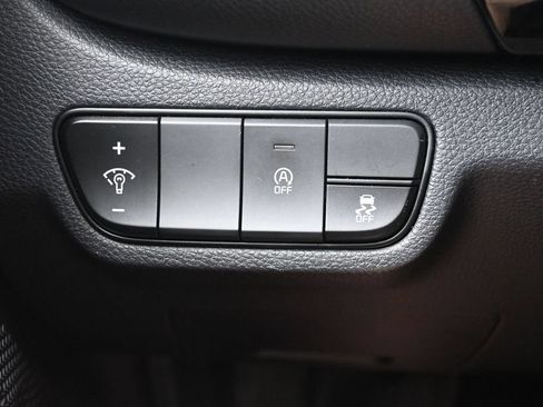 Used 2025 Kia Seltos S FWD image 17