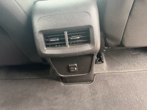Used 2024 Chevrolet Equinox LT AWD/4WD image 14