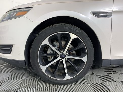 Used 2016 Ford Taurus SEL w/ Equipment Group 201A FWD image 11