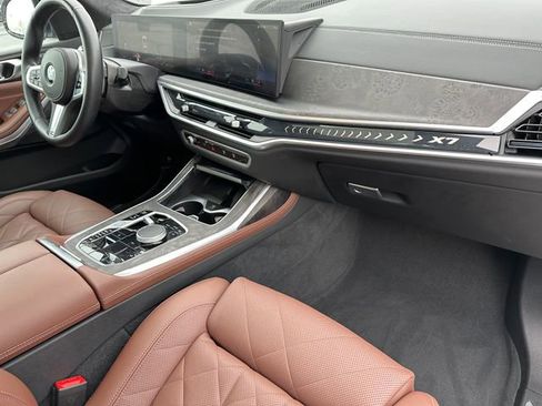 Used 2023 BMW X7 xDrive40i w/ M Sport Package image 10