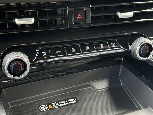 New 2026 Chevrolet Suburban High Country w/ LPO, Illumination Package image 22